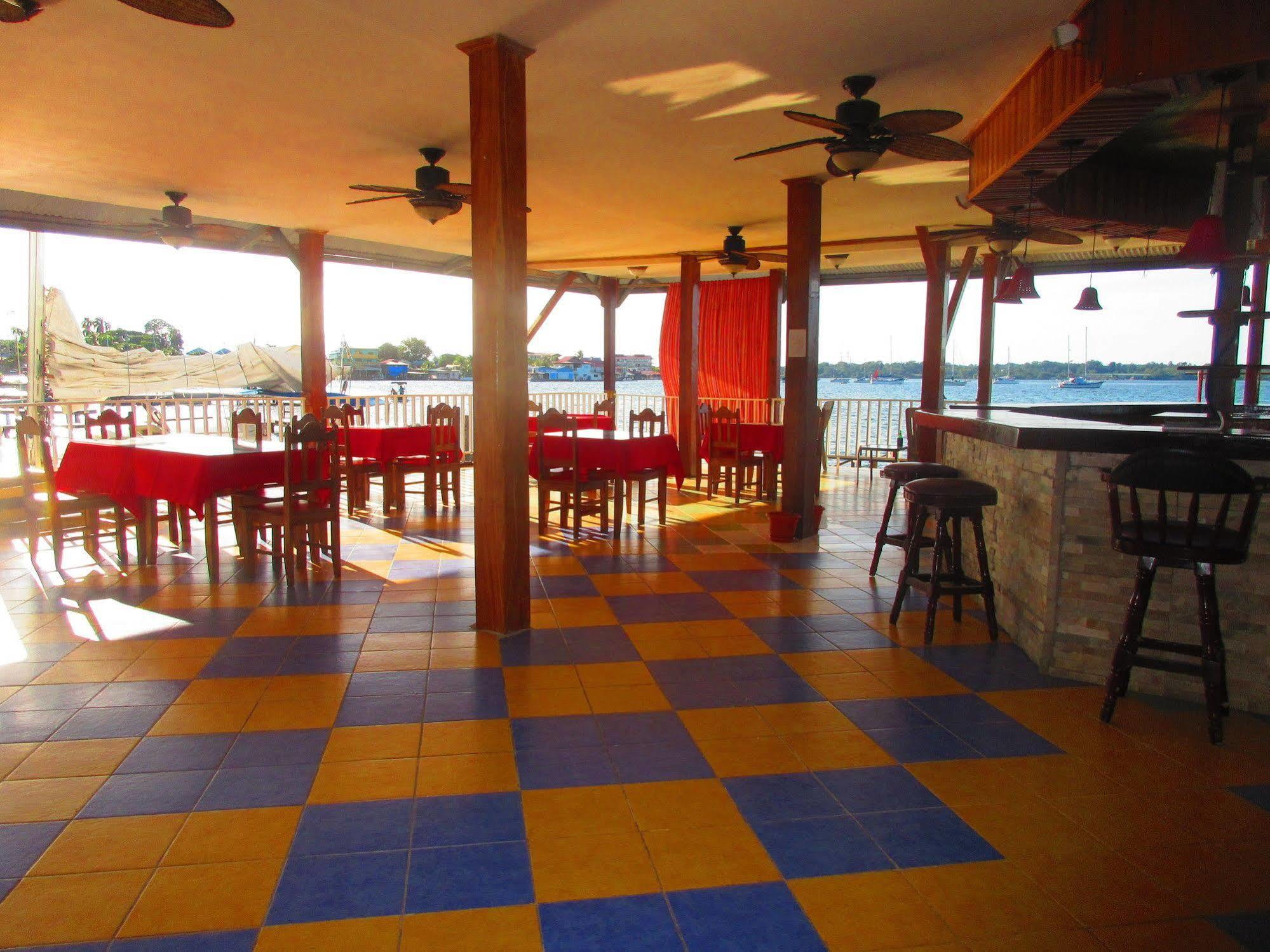 Los Balcones Over The Sea Hotel Bocas del Toro Exterior foto
