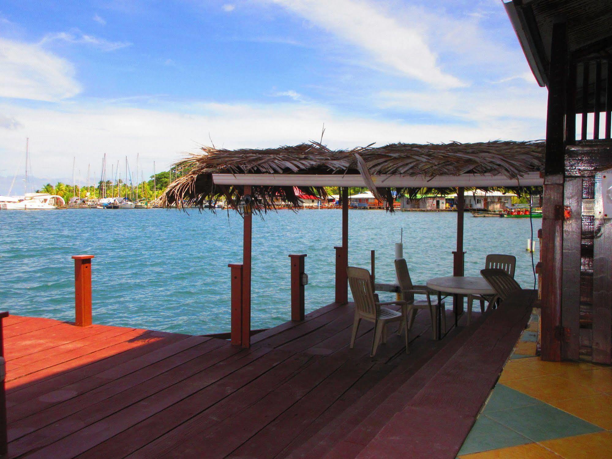 Los Balcones Over The Sea Hotel Bocas del Toro Exterior foto