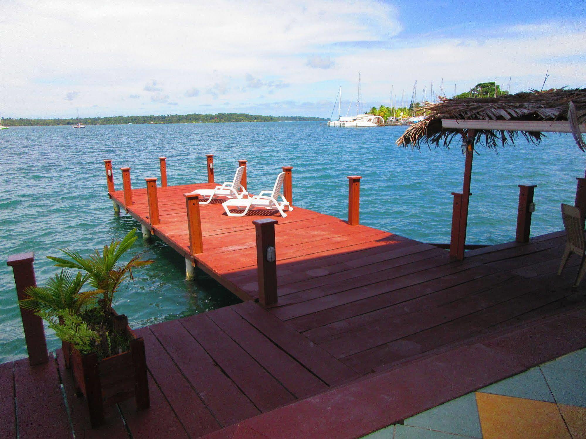 Los Balcones Over The Sea Hotel Bocas del Toro Exterior foto
