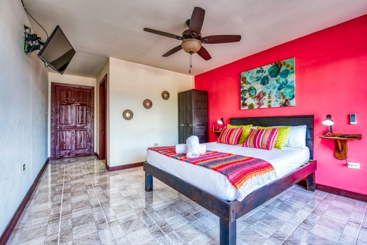 Los Balcones Over The Sea Hotel Bocas del Toro Exterior foto