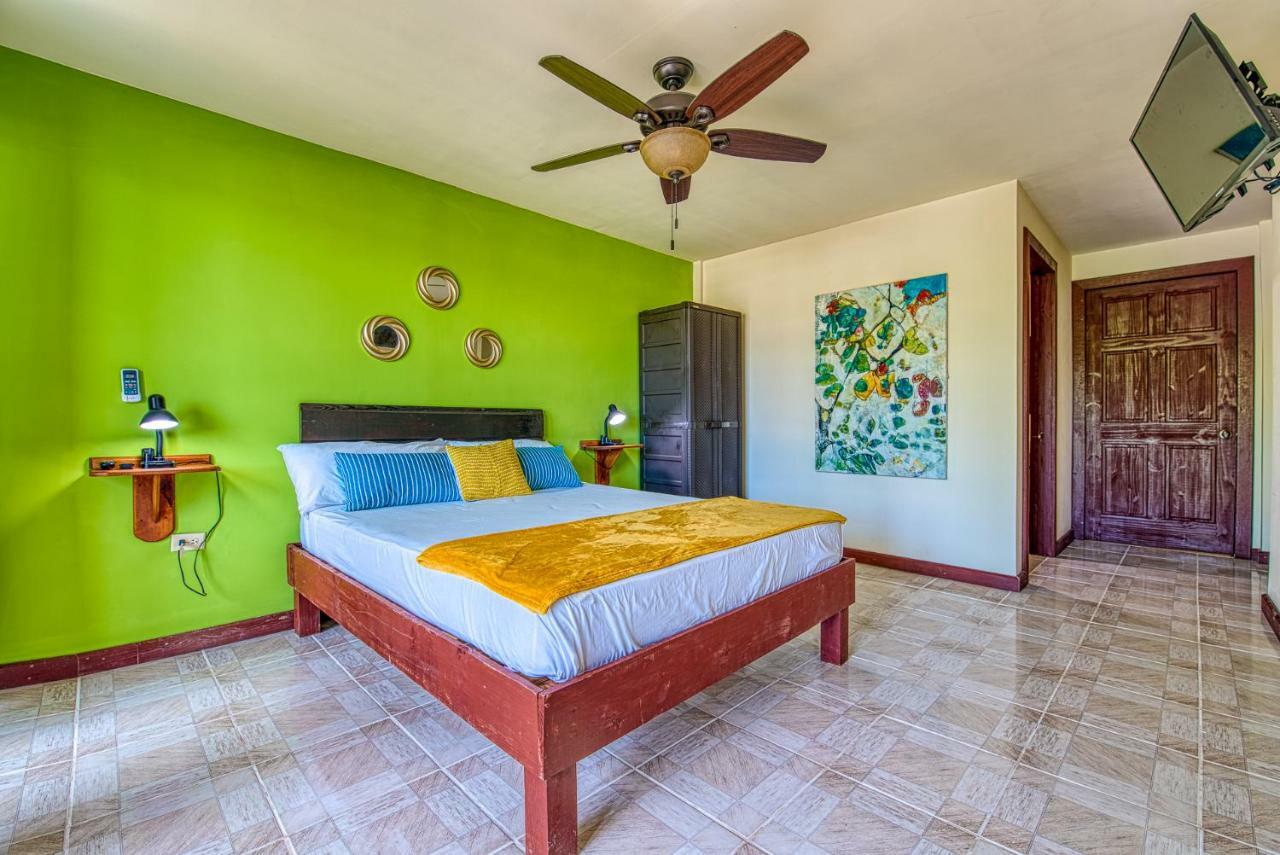Los Balcones Over The Sea Hotel Bocas del Toro Exterior foto