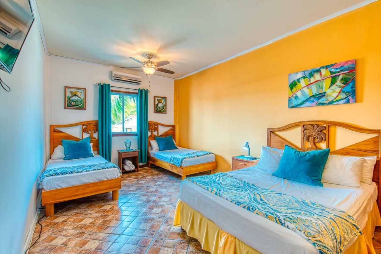 Los Balcones Over The Sea Hotel Bocas del Toro Exterior foto