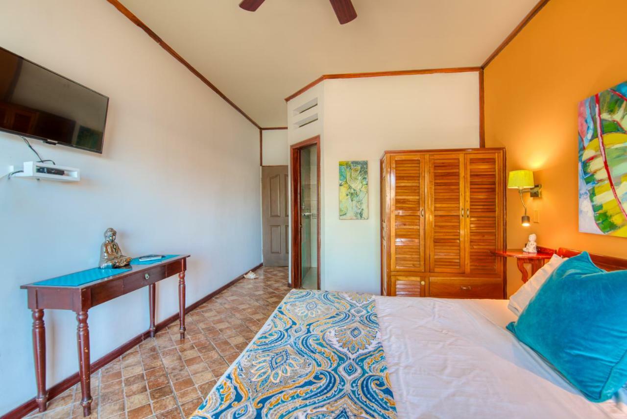 Los Balcones Over The Sea Hotel Bocas del Toro Exterior foto