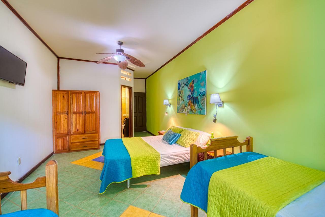 Los Balcones Over The Sea Hotel Bocas del Toro Exterior foto