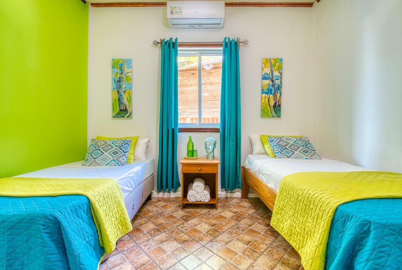 Los Balcones Over The Sea Hotel Bocas del Toro Exterior foto